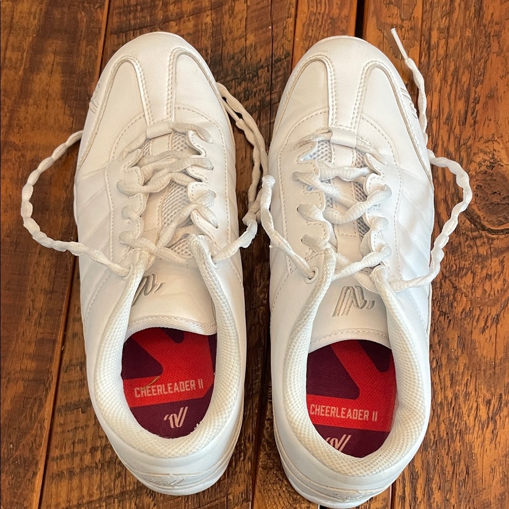 Varsity Cheerleader II shoes size 8